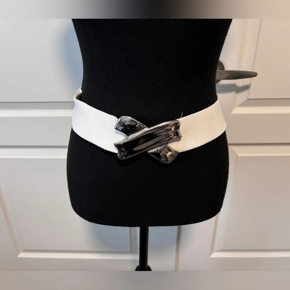 Vintage |  80's "x" Style Stretchy Adjustable Belt - Picture 2 of 6